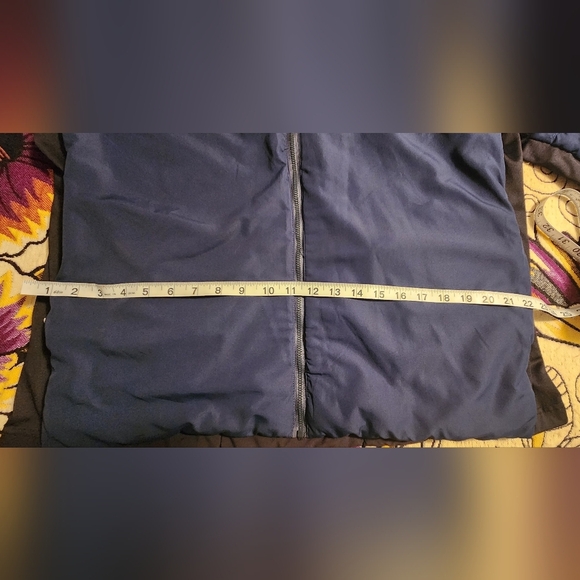 Hi-Tec Men's Navy and Black Puffer Jacket - Picture 3 of 4